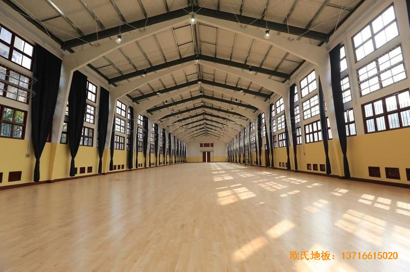 福建中國女排中國隊(duì)訓(xùn)練基地排球場(chǎng)館運(yùn)動(dòng)地板安裝案例